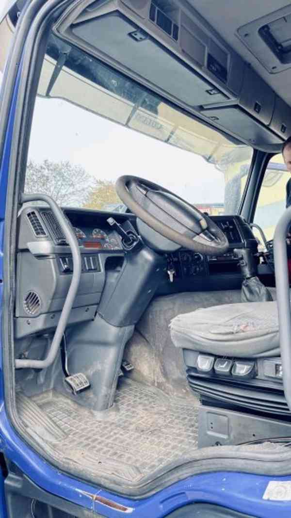 6.6m valník Volvo 6x2 spaní + HIAB 144 - foto 11