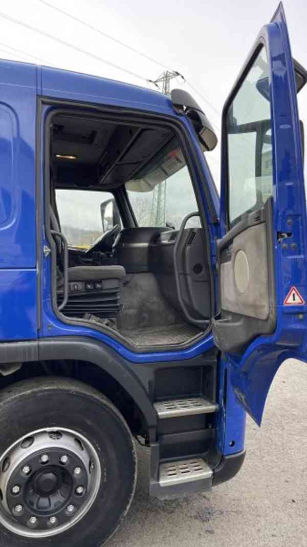 6.6m valník Volvo 6x2 spaní + HIAB 144 - foto 15