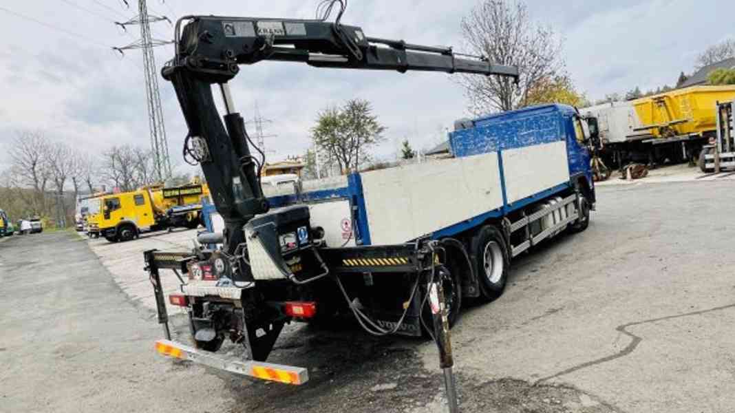 6.6m valník Volvo 6x2 spaní + HIAB 144 - foto 4