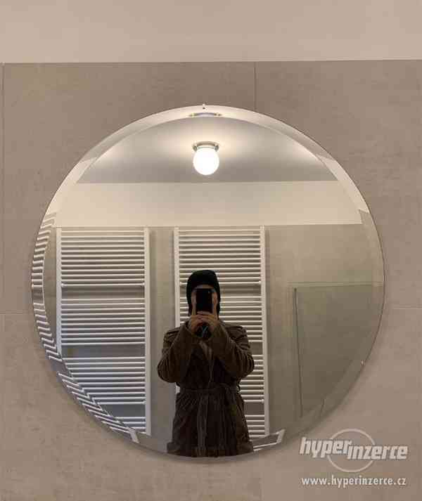 Krásné kulaté zrcadlo z Ikei - foto 3