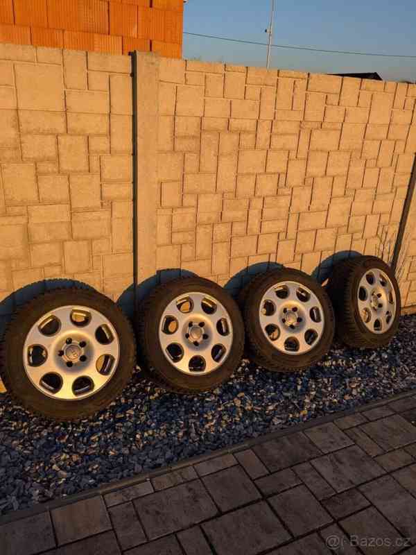 Audi A4 Avant 2,0   TDI 103 kW manuál + zimní pneu - foto 20