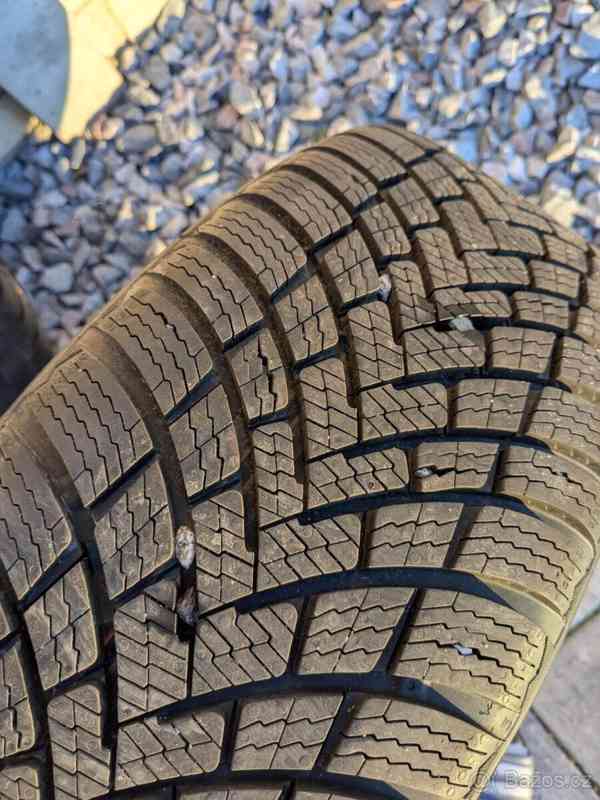 Audi A4 Avant 2,0   TDI 103 kW manuál + zimní pneu - foto 3