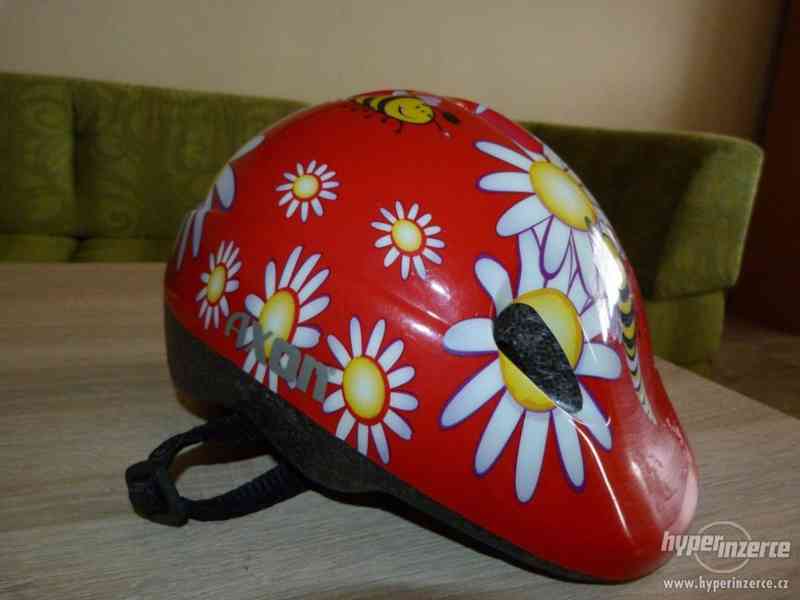 prodám cyklistickou dětskou helmu - foto 1