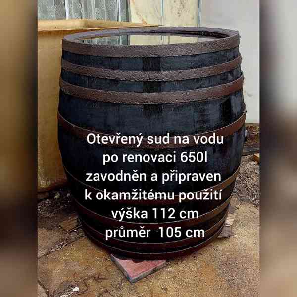 Dřevěné sudy a kádě na vodu. - foto 6