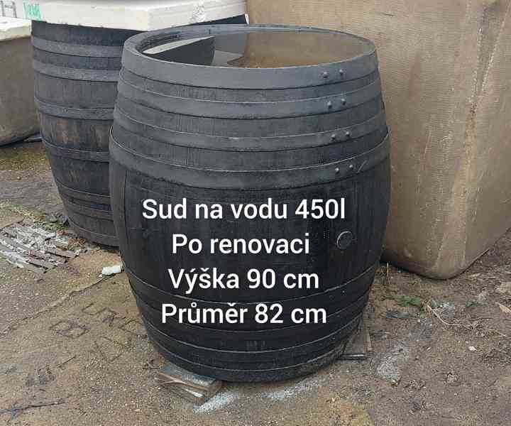 Dřevěné sudy a kádě na vodu. - foto 5