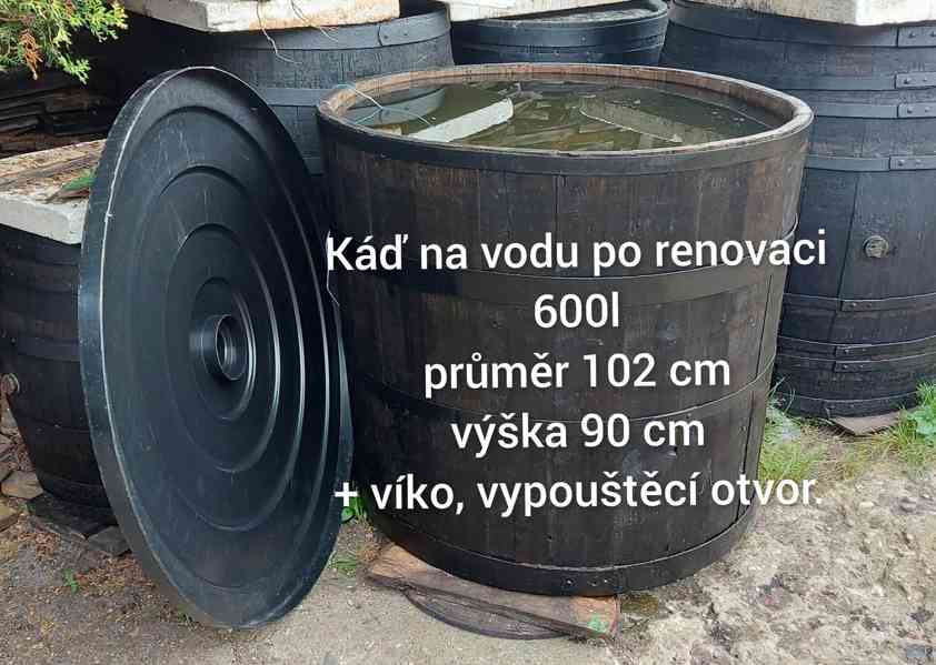 Dřevěné sudy a kádě na vodu. - foto 2