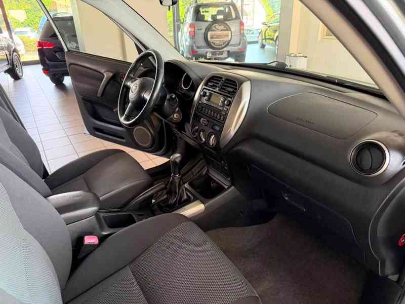 Toyota RAV 4 2.0i 4x4 Sol benzín 110kw - foto 6