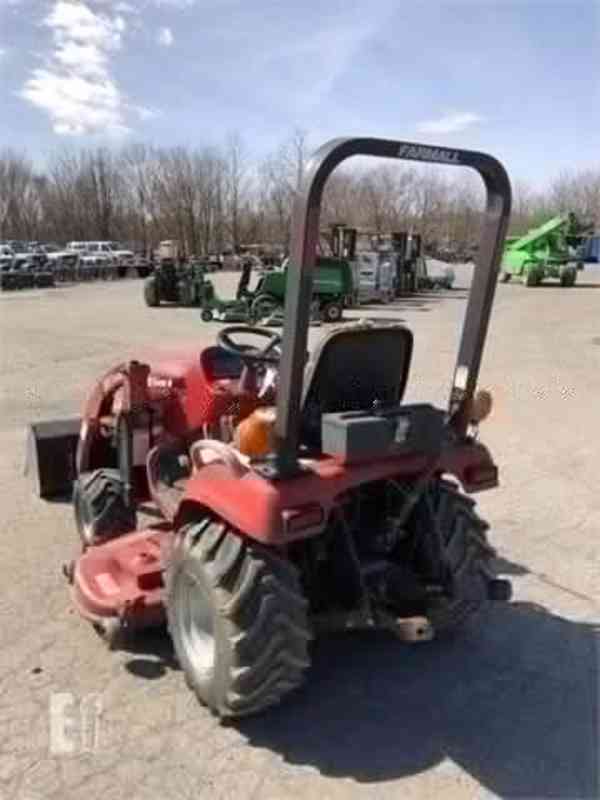 Traktor CASE IH DX25E - foto 4