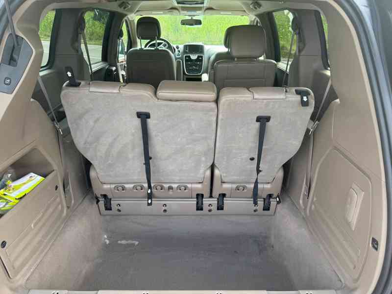 Chrysler Town Country 3.6 RT Stown DVD 2012 - foto 6