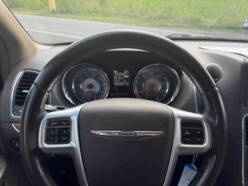 Chrysler Town Country 3.6 RT Stown DVD 2012 - foto 16