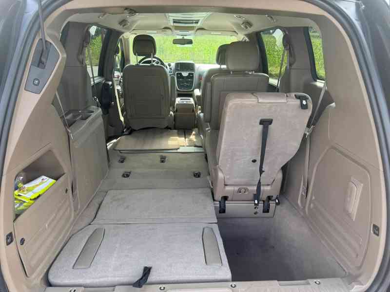 Chrysler Town Country 3.6 RT Stown DVD 2012 - foto 5