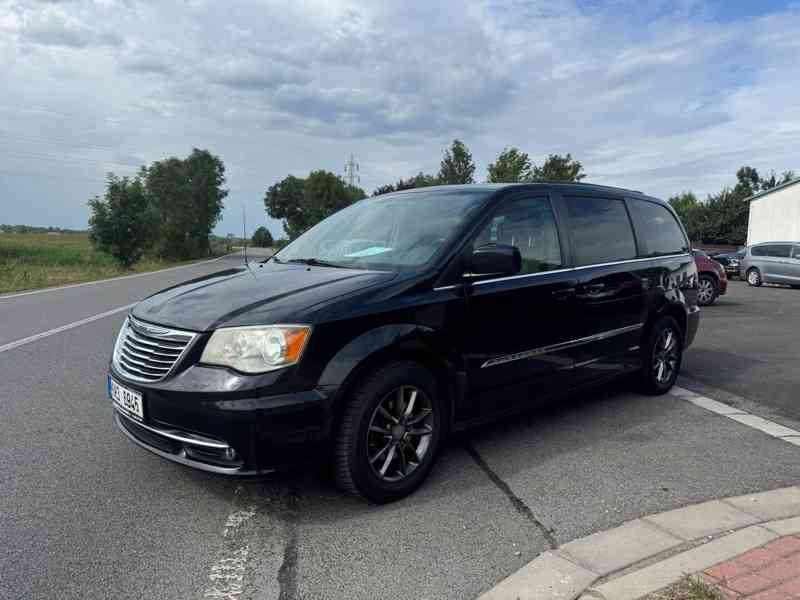 Chrysler Town Country 3.6 RT Stown DVD 2012 - foto 2