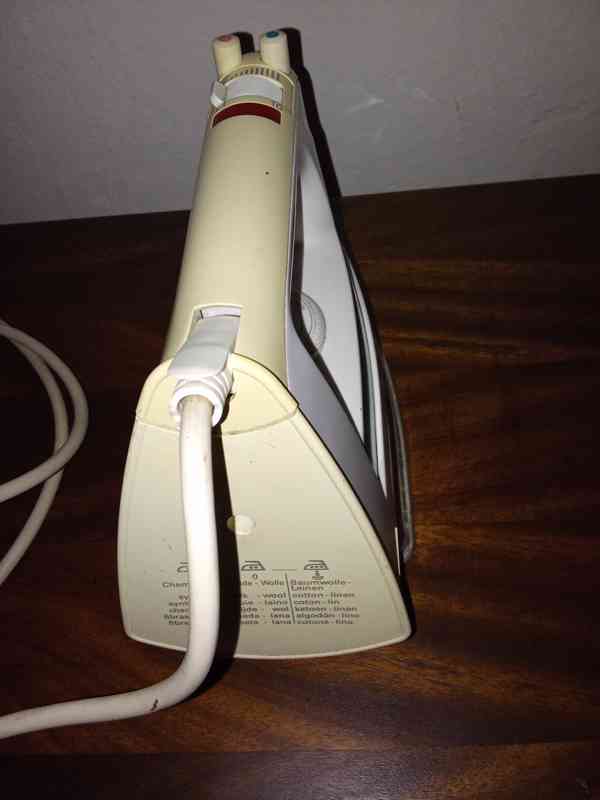 Retro napařovací žehlička ROWENTA DE-82.1 C - foto 3