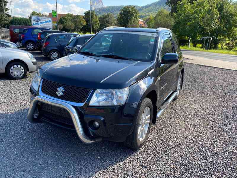 Suzuki Grand Vitara 1.6i Black and White benzín 78kw - foto 9