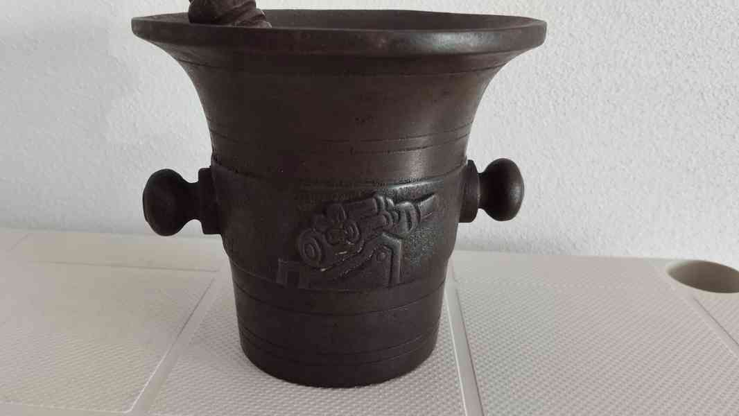 Válečný litinový hmoždíř s dělem a rokem 1914-1917 + tlouk - foto 14