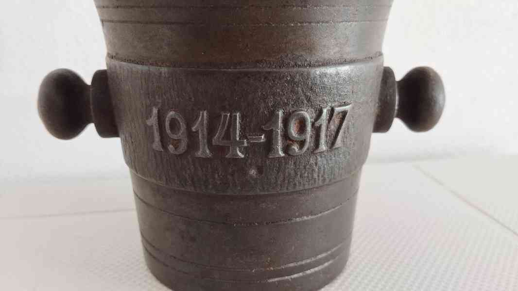 Válečný litinový hmoždíř s dělem a rokem 1914-1917 + tlouk - foto 9