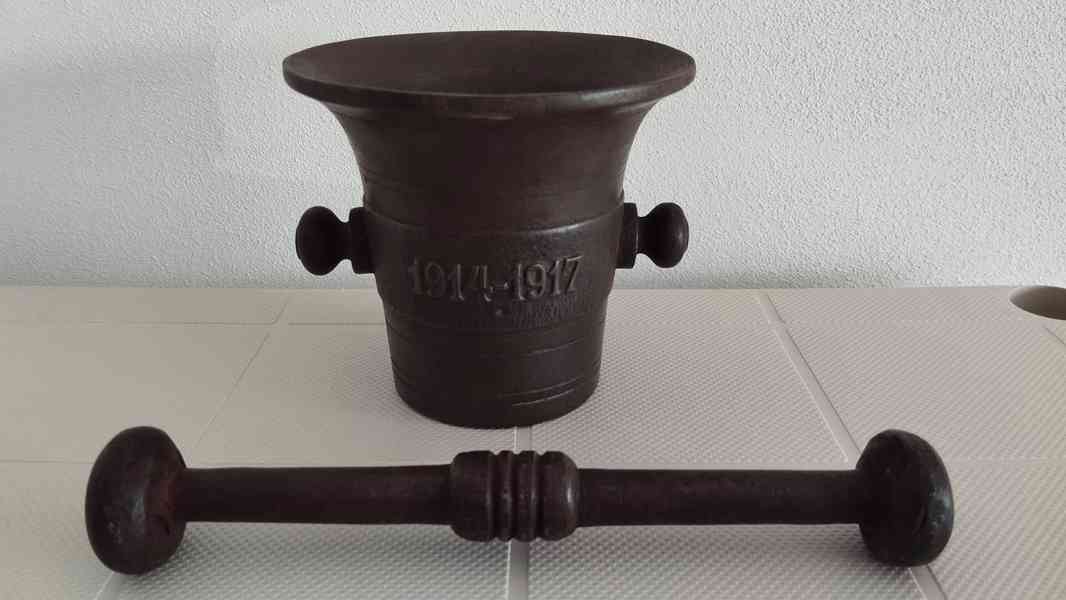 Válečný litinový hmoždíř s dělem a rokem 1914-1917 + tlouk - foto 6