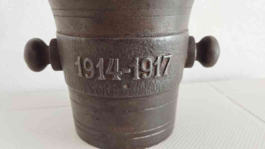 Válečný litinový hmoždíř s dělem a rokem 1914-1917 + tlouk - foto 12