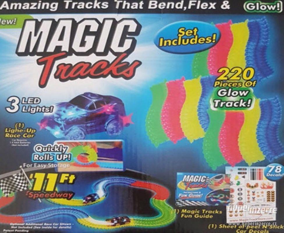 Magic Tracks autodráha svítící ve tmě – 220 dílků - foto 1