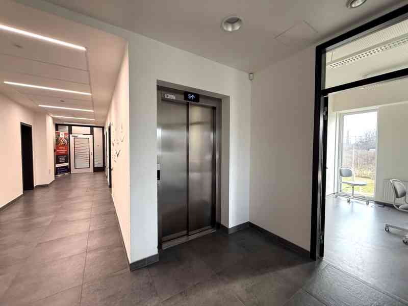 PRONÁJEM KANCELÁŘE S PARKOVACÍM STÁNÍM V BRNĚ-HERŠPICÍCH - foto 18
