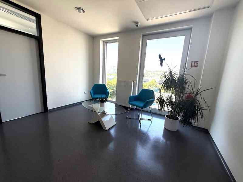 PRONÁJEM KANCELÁŘE S PARKOVACÍM STÁNÍM V BRNĚ-HERŠPICÍCH - foto 3