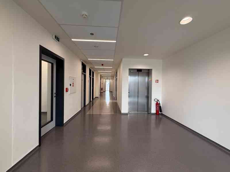 PRONÁJEM KANCELÁŘE S PARKOVACÍM STÁNÍM V BRNĚ-HERŠPICÍCH - foto 12