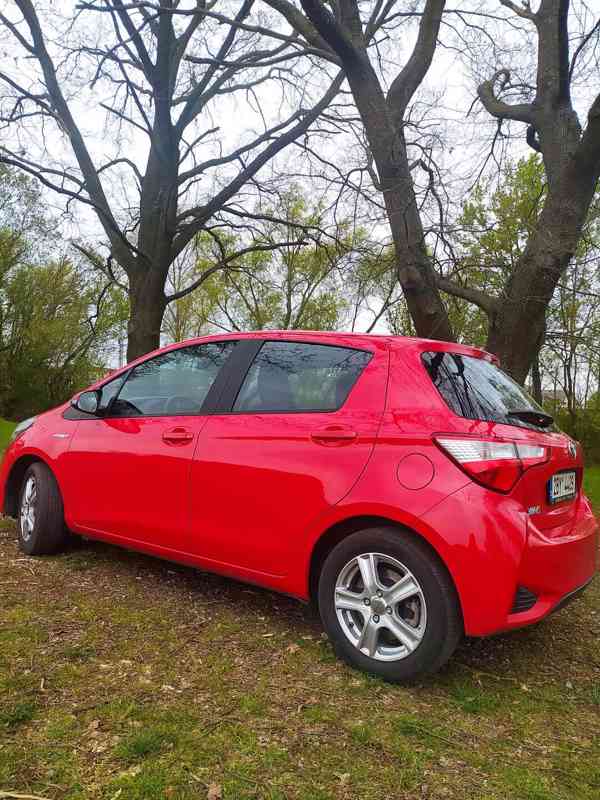 Toyota Yaris Hybrid 1.5i  - foto 2