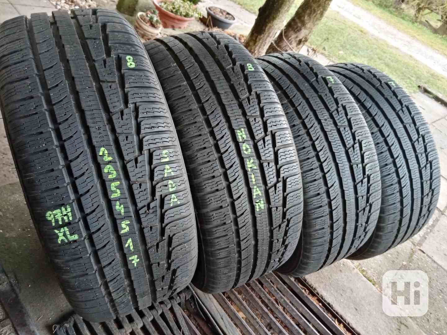 Zimní pneu 4kusy 235/45/17 vzorek 99% NOKIAN - dobírka možná - foto 1