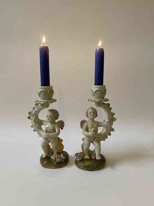 Andělé -porcelánové párové svícny