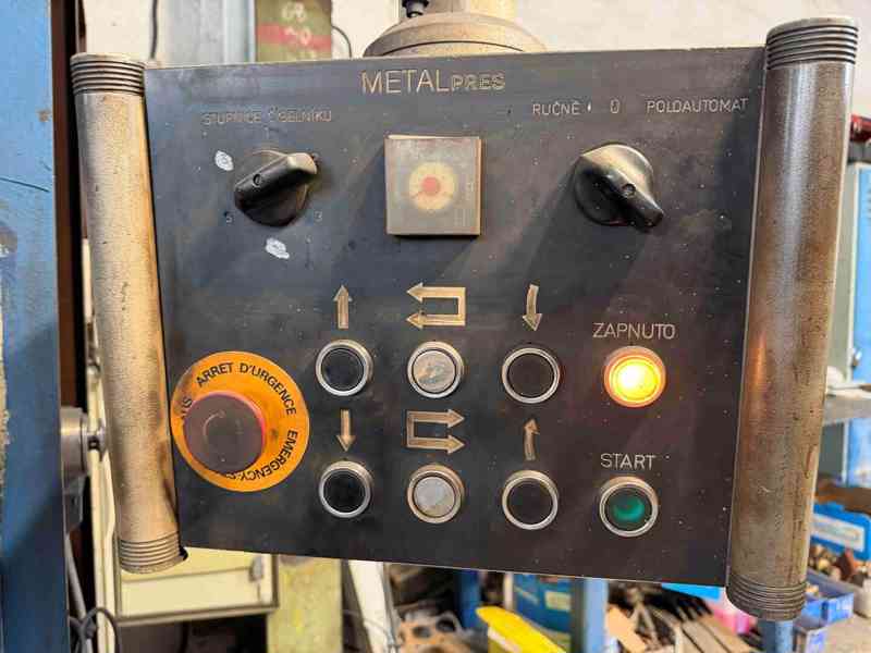 Použitá ohýbačka plechu XON 2000/6 c, r. v. 1997 - foto 3