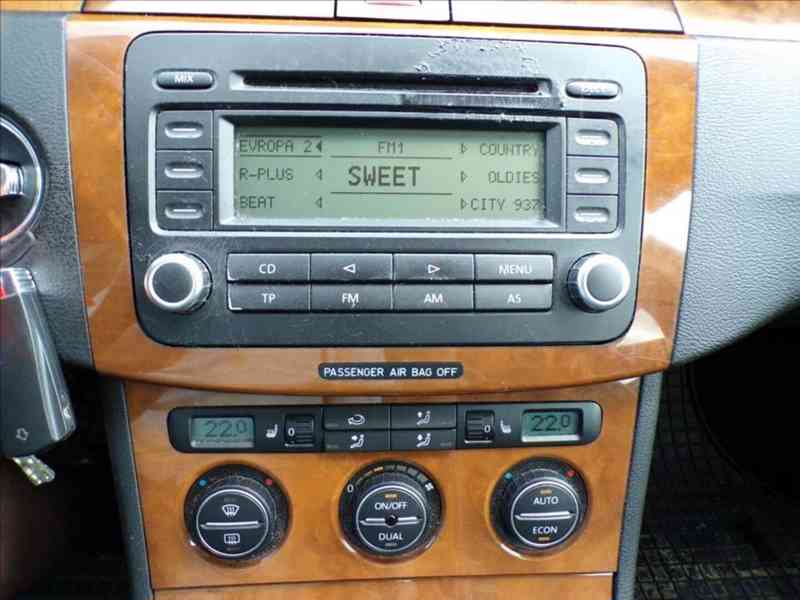 Volkswagen Passat 2,0 TDI HIGHLINE,XENONY - foto 7