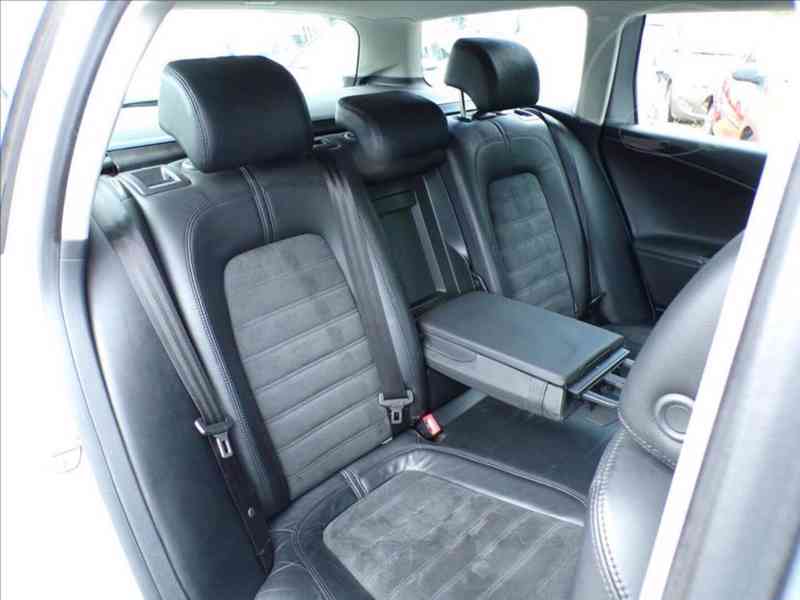 Volkswagen Passat 2,0 TDI HIGHLINE,XENONY - foto 12