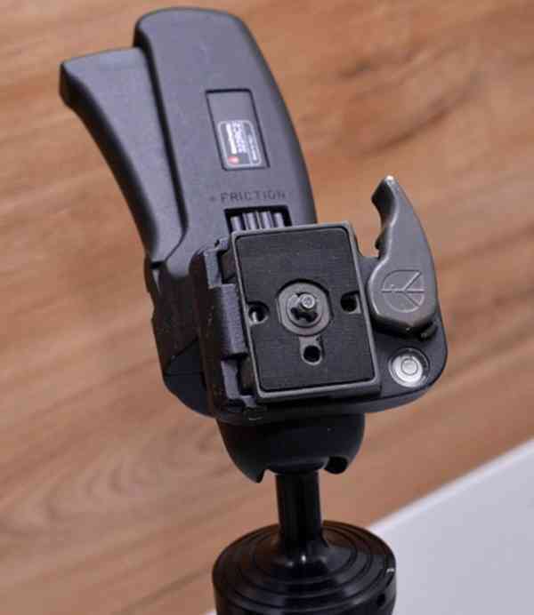 Stativová hlava: Manfrotto 322RC2 **Kulová hlava s rukojetí - foto 5