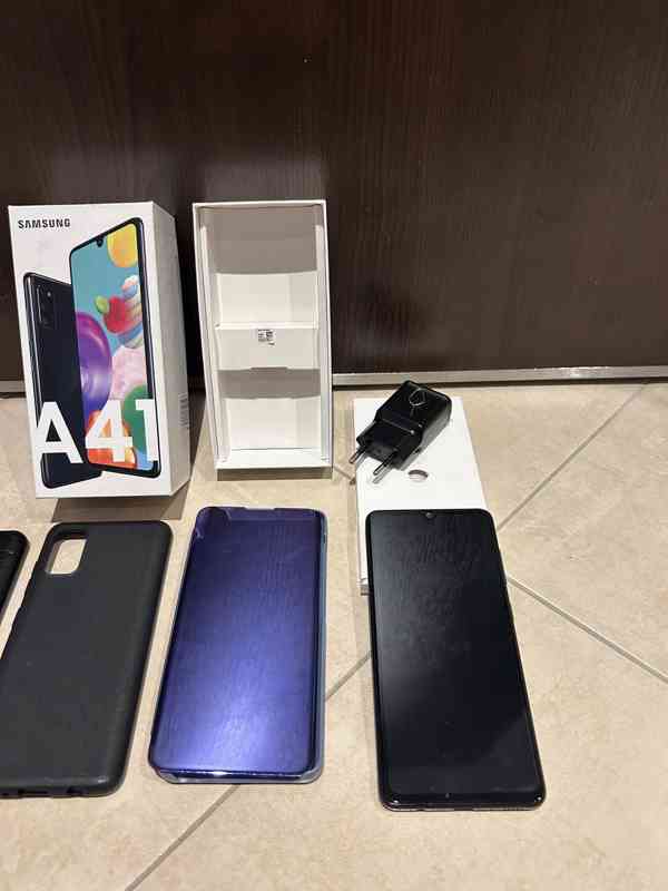 Samsung A41 + ochr. sklo + obaly a příslušenství - foto 2