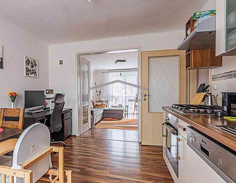 Pronájem bytu 2+1 s fr. oknem, Pražská tř., Č. Budějovice - foto 3