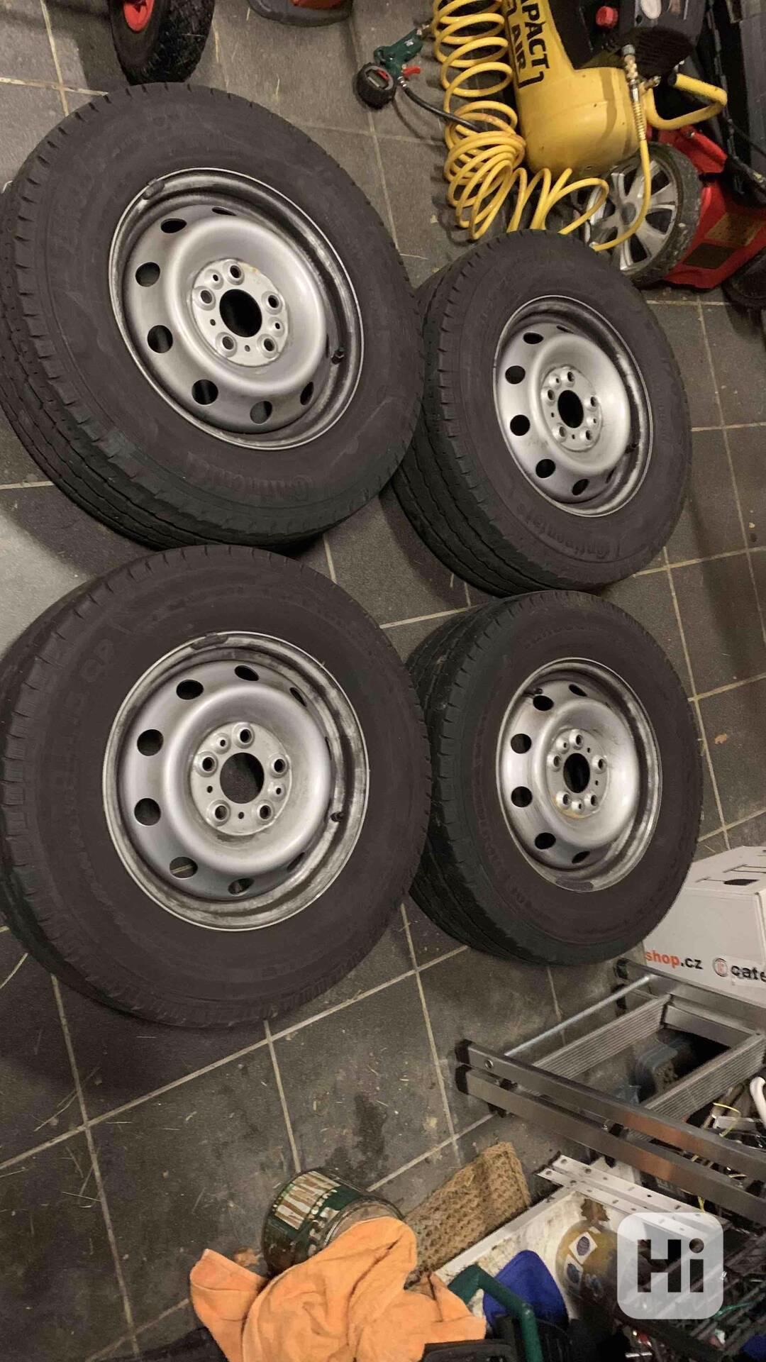 Pneu Continental 215/70 R15 CP - skoro nejeté - foto 1