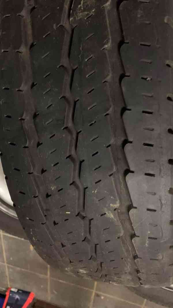 Pneu Continental 215/70 R15 CP - skoro nejeté - foto 2