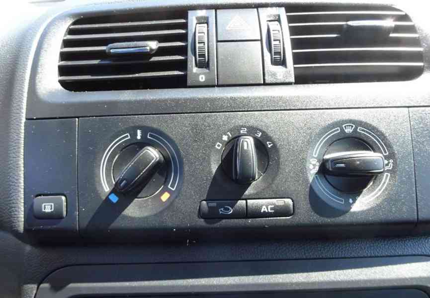 Škoda Roomster 1.2 TSI r.v.2011 (63 kw) ČR - foto 11