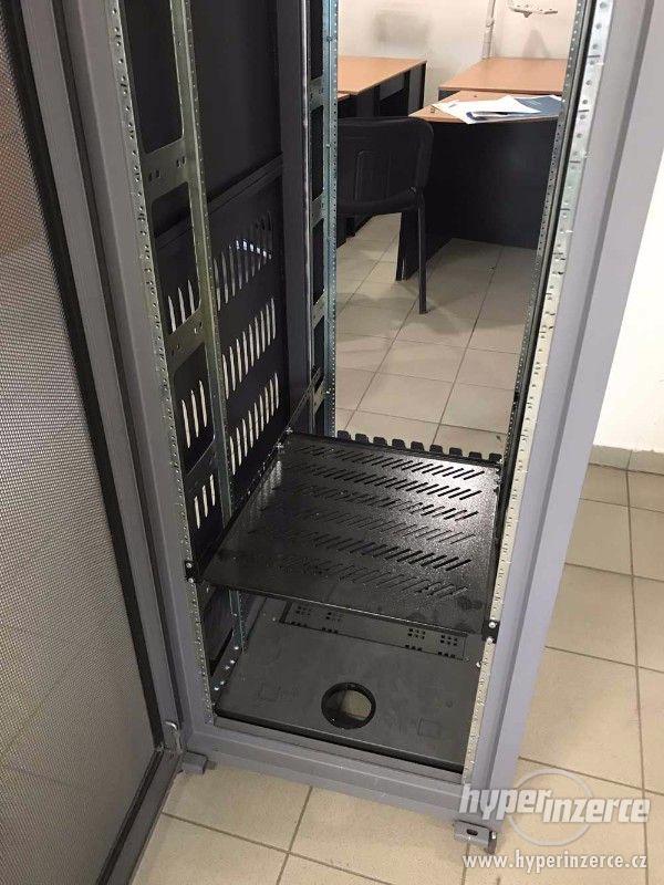 Rack SUN 42U - bazar - Hyperinzerce.cz