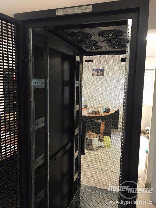 Rack SUN 42U - bazar - Hyperinzerce.cz