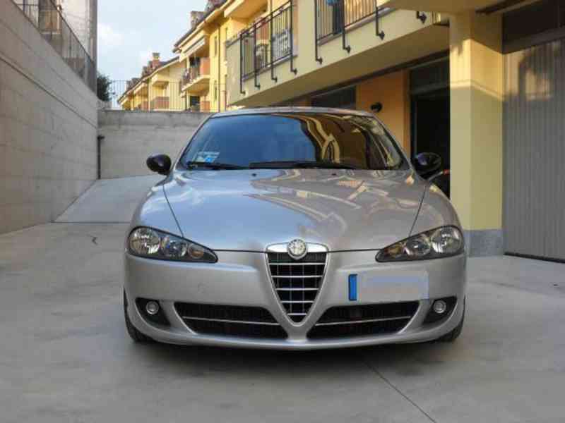 Alfa Romeo 147  - foto 2