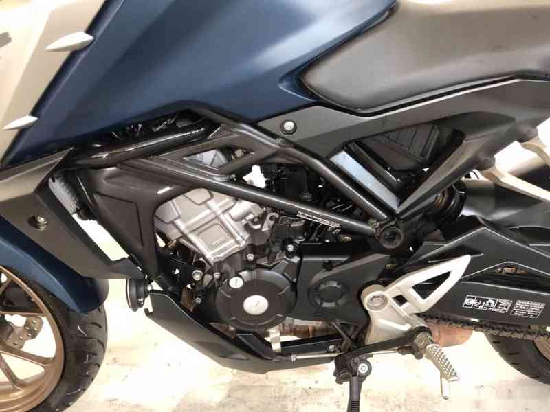Honda CB 125R ABS - foto 10