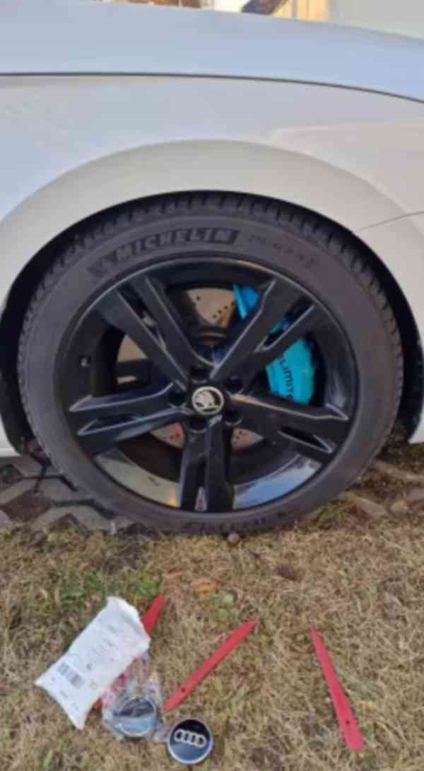 Chromové středové krytky logo/znak ŠKODA - foto 2