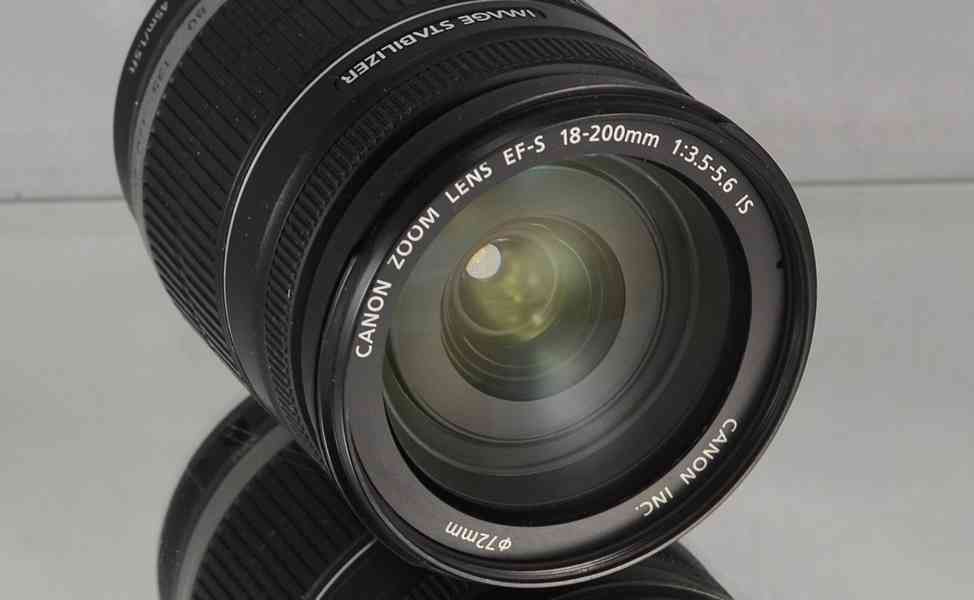 Canon EF-S 18-200mm f/4-5,6 IS  - foto 3