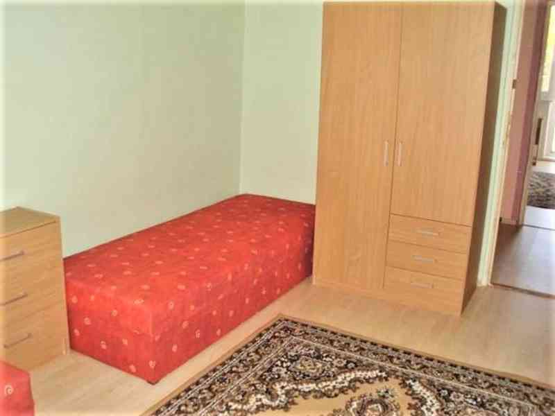 Dva 3.lůž. pok. v dívčím 3+1, STUDENTKY, pračka, i jednotl. - foto 3