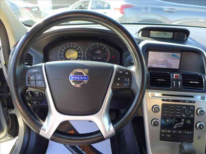 Volvo XC60 2,4 D 4x4, NAVI, 1.MAJITEL - foto 10