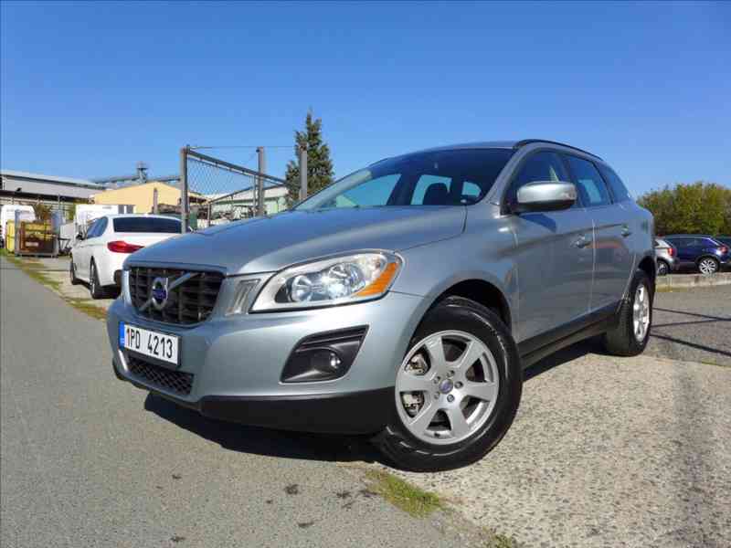 Volvo XC60 2,4 D 4x4, NAVI, 1.MAJITEL - foto 1