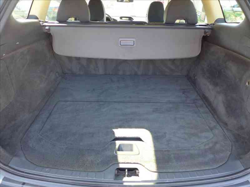 Volvo XC60 2,4 D 4x4, NAVI, 1.MAJITEL - foto 16