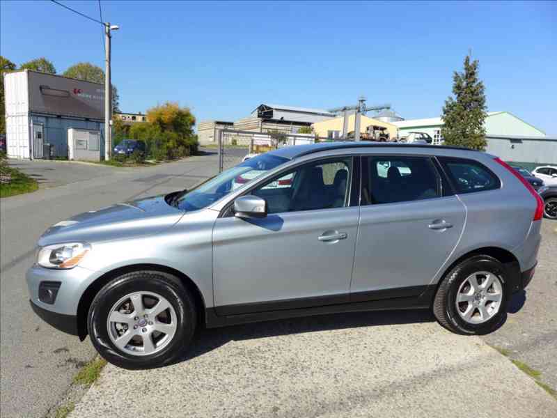 Volvo XC60 2,4 D 4x4, NAVI, 1.MAJITEL - foto 8