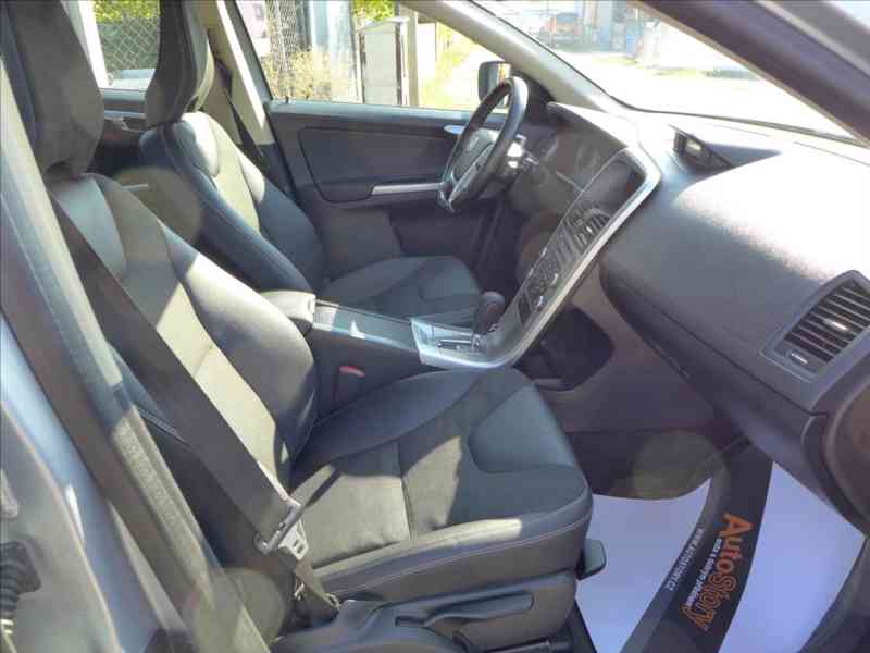 Volvo XC60 2,4 D 4x4, NAVI, 1.MAJITEL - foto 19